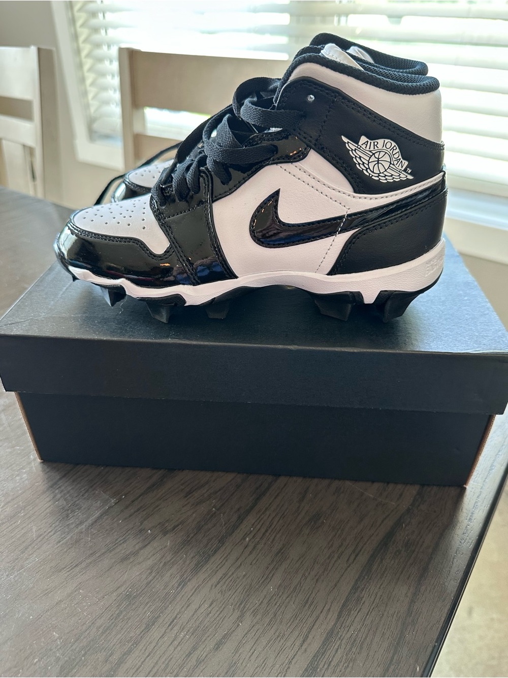 Jordan 1 Mid Youth Cleat Size 3.5